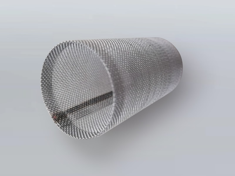 one stainless steel cylindrical mesh filter with overlapping welding seam