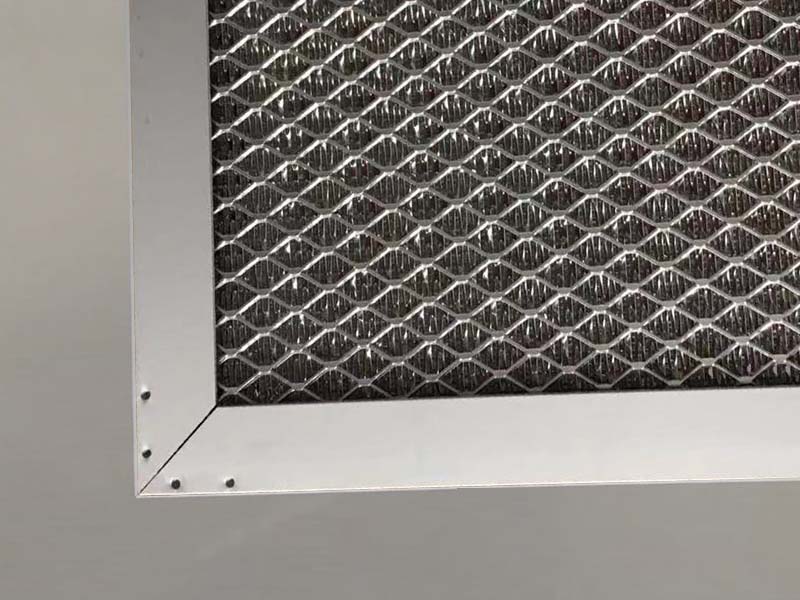 a corner of panel filter with expanded aluminum foil core