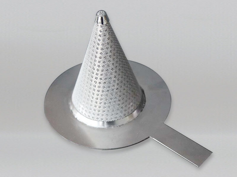 a piece of mesh cone strainer with a reinforced top to fix the outer mesh layer
